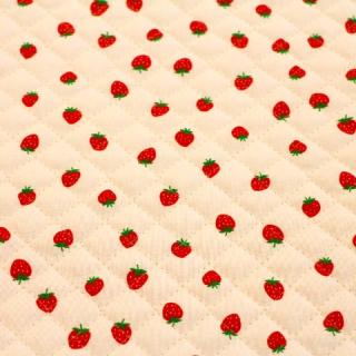 キルティング いちご柄 いちごがいっぱい ピンク色×赤色いちごQ-345